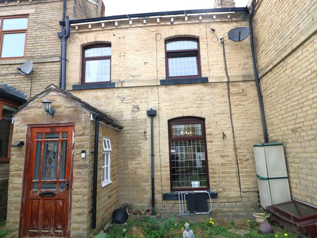 4 bed terraced house for sale in Thornhill Road, Rastrick, Brighouse