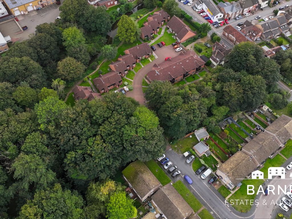 Land for sale in Sycamore Drive, St. Albans AL2, £75,000 Zoopla