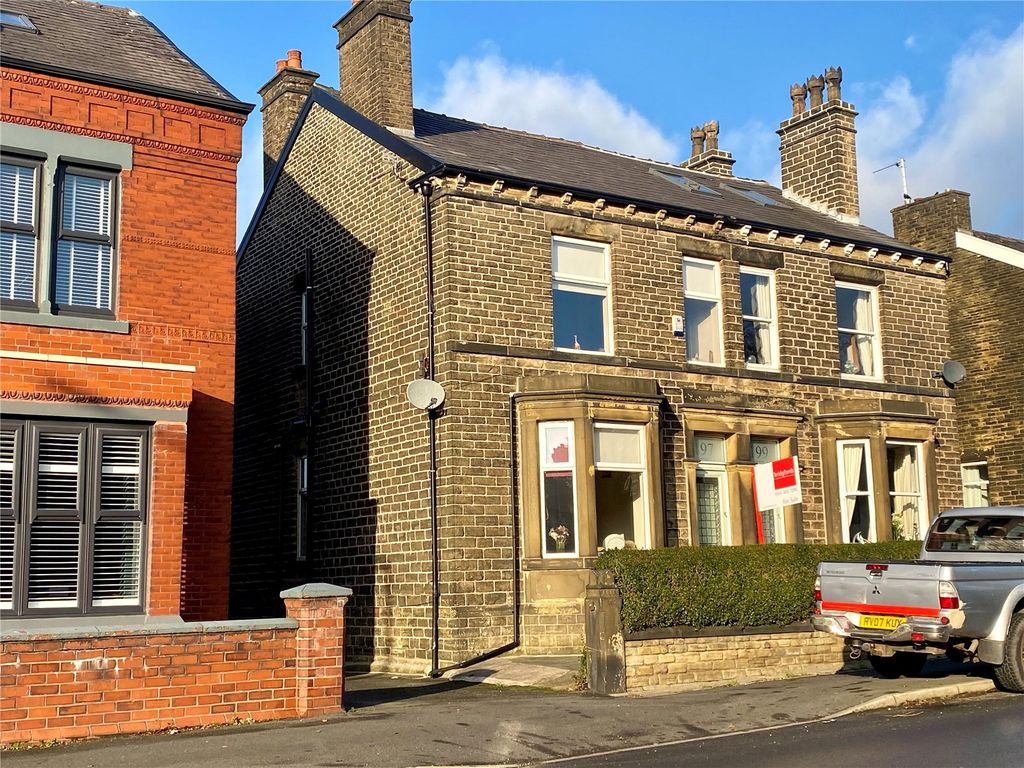 Huddersfield Road, Stalybridge, Greater Manchester SK15