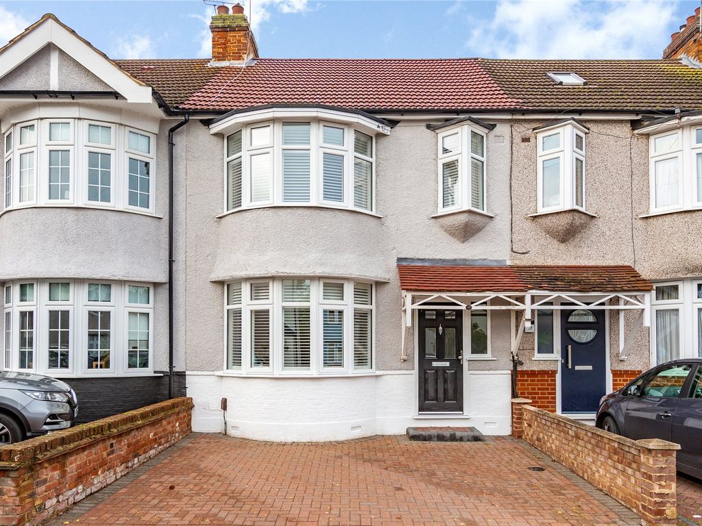 3 bed detached house for sale in Cambridge Avenue, Gidea Park RM2, £