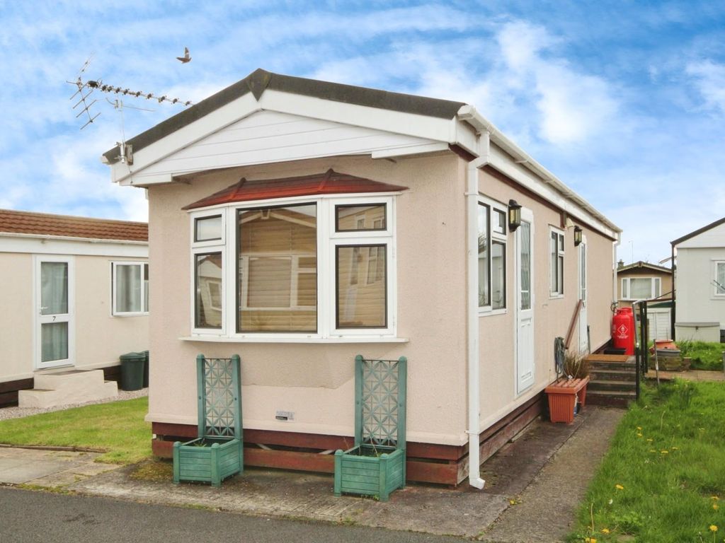 2 bed mobile/park home for sale in Shaws Trailor Park, Knaresborough
