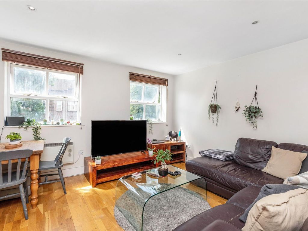 1 bed flat to rent in Upper Richmond Road West, East Sheen SW14 Zoopla