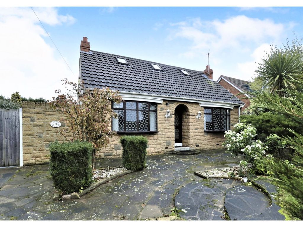 4 bed detached bungalow for sale in Greens Road, Dunsville, Doncaster