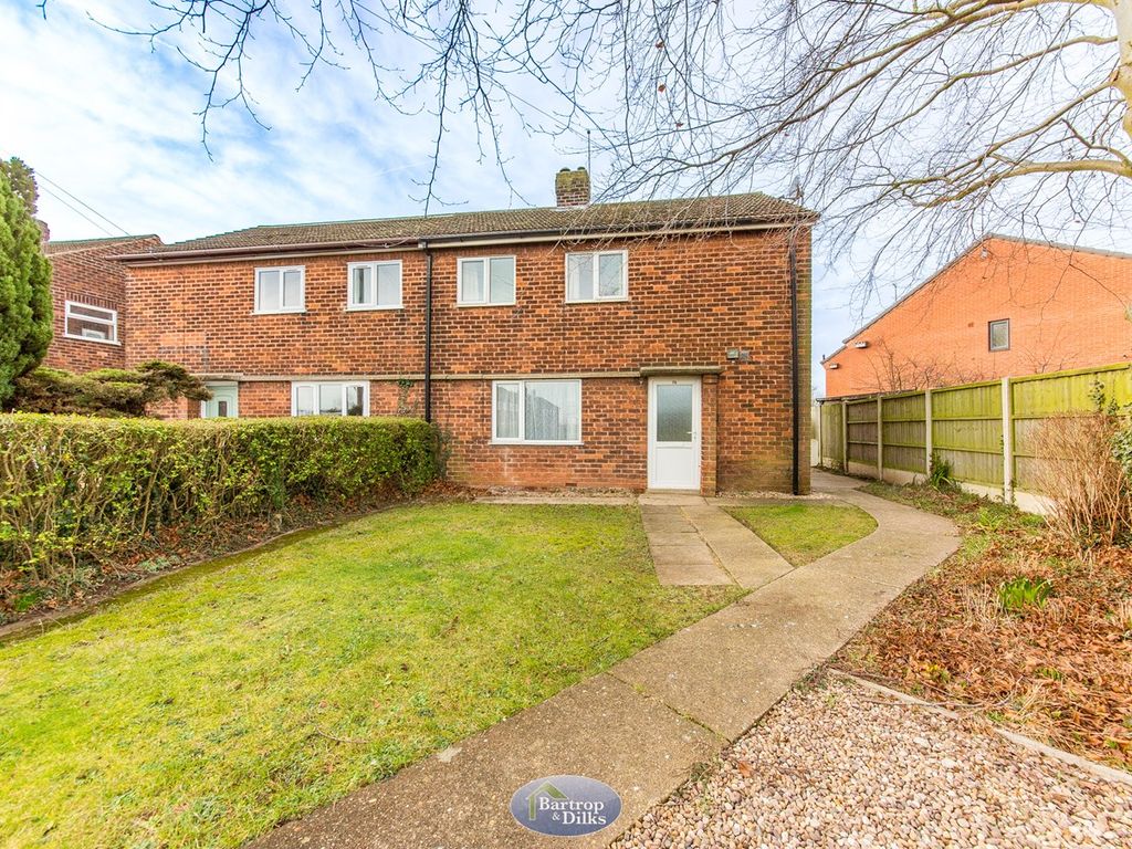 3 bed semidetached house for sale in West Street, Creswell, Worksop