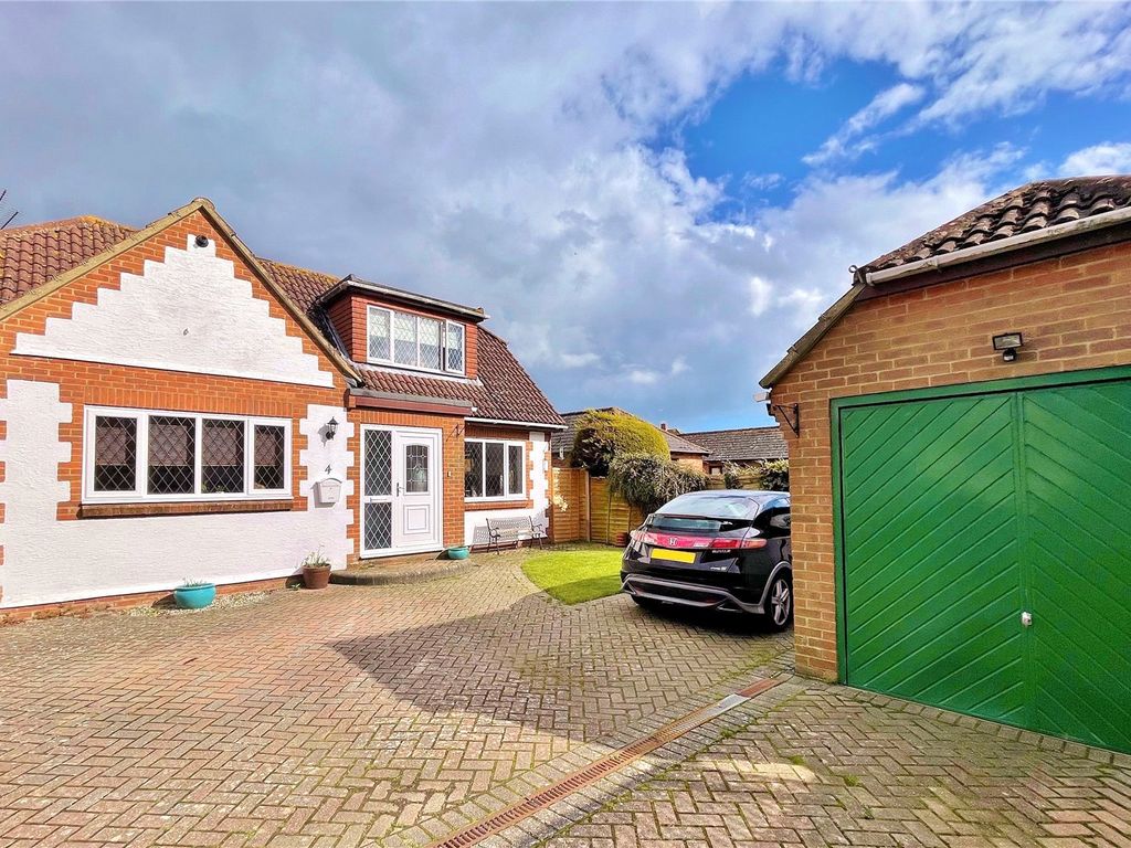 3 bed detached house for sale in Sandringham Mews, Durrington Lane