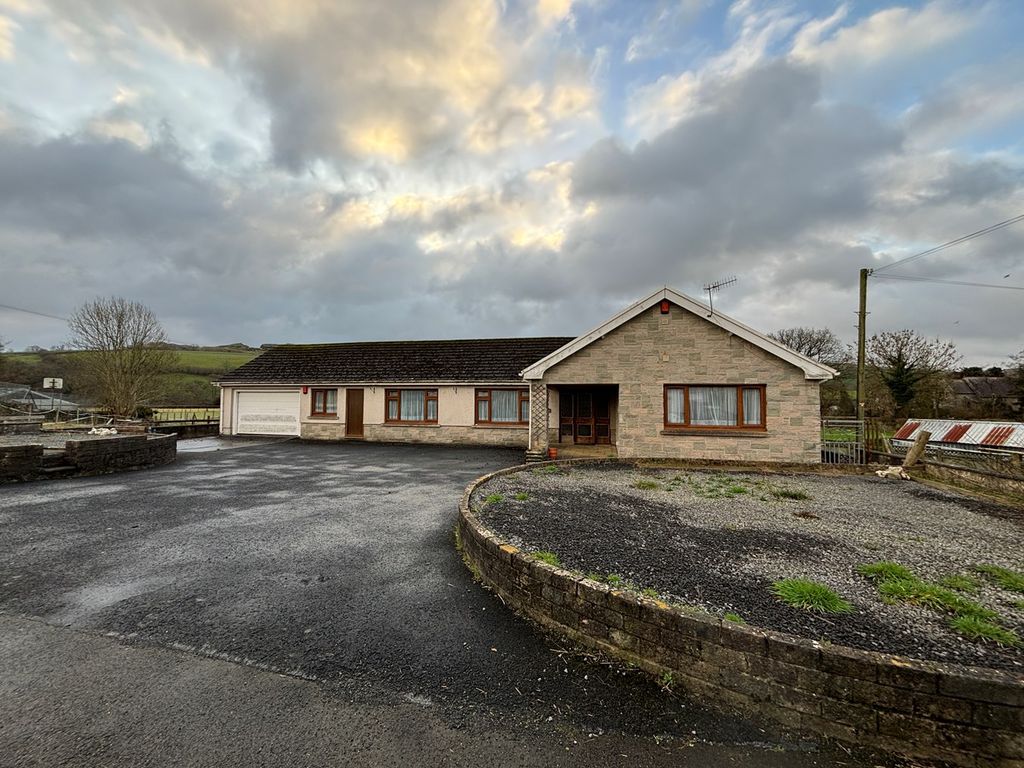 4 bed detached bungalow for sale in Llansawel, Llandeilo SA19, £449,950