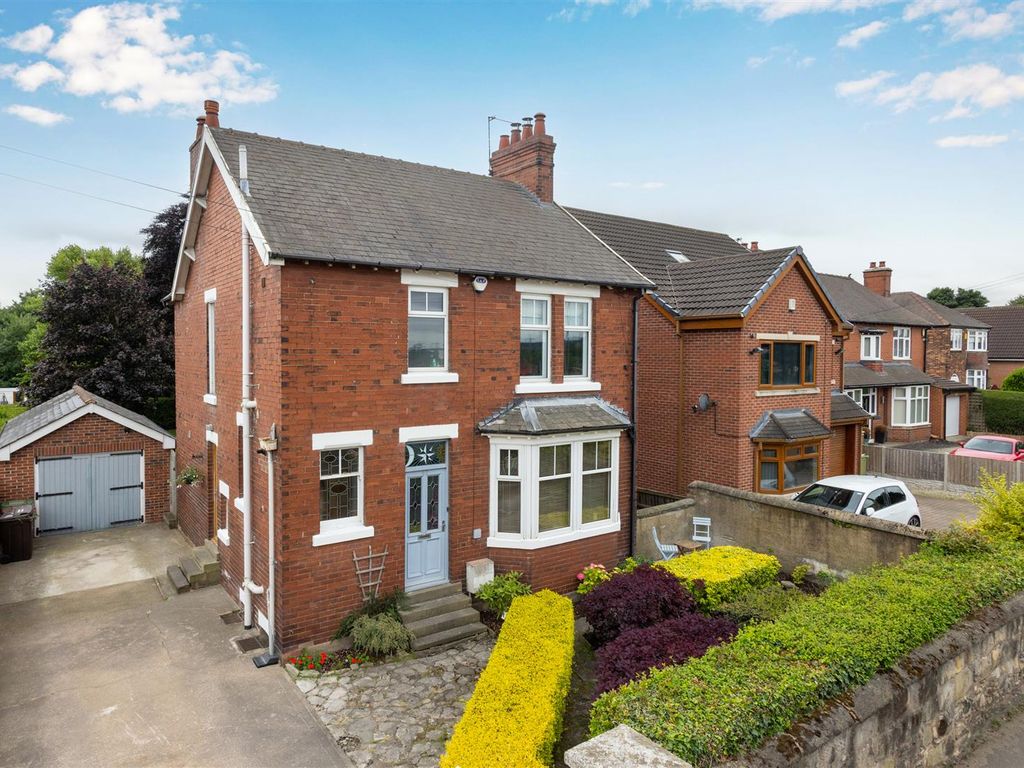 4 bed detached house for sale in Pontefract Road, Knottingley WF11, £