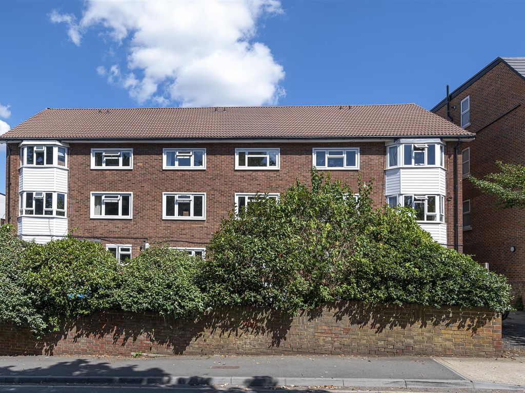 2 bed flat for sale in South Bank, Surbiton KT6 Zoopla