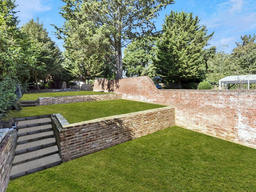 6 bed town house for sale in Ethelbert Road, Canterbury, Kent. CT1, £