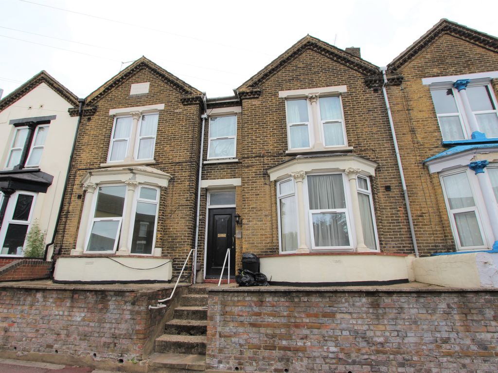 Studio to rent in Kingswood Road, Gillingham ME7 Zoopla