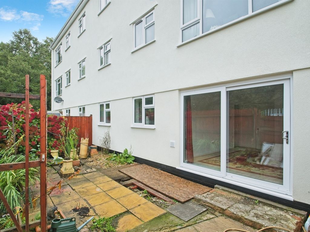 2 bed flat for sale in Coed Lee, Coed Eva, Cwmbran NP44, £110,000 Zoopla