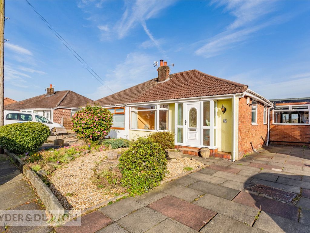 2 bed bungalow for sale in Naunton Road, Alkrington, Middleton