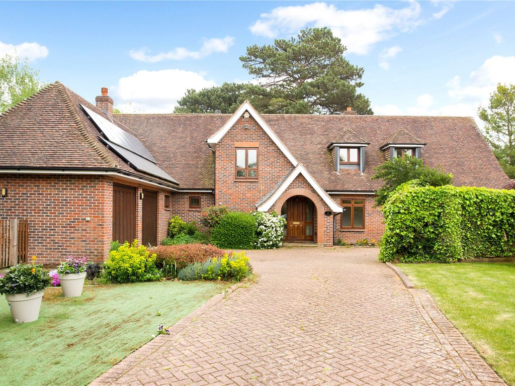 3 bed detached house for sale in Flowton Grove, Hatching Green