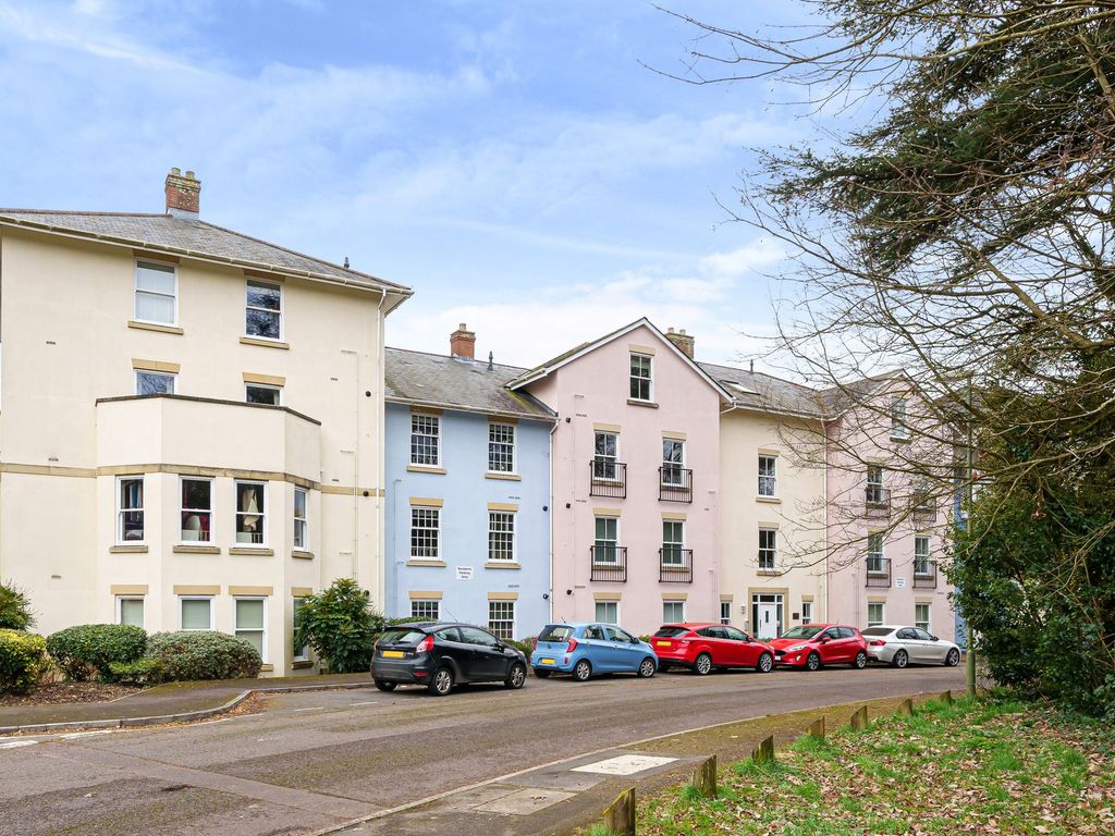 1 bed flat for sale in Winton Close, Winchester SO22, £215,000 Zoopla