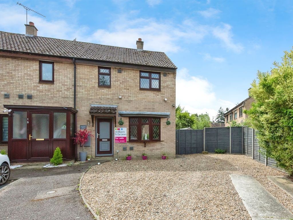 3 bed semidetached house for sale in Willow Close, Brandon IP27, £