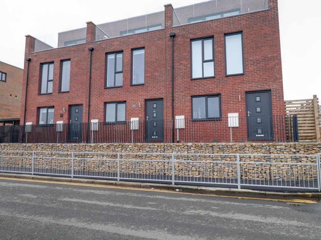 3 bed terraced house for sale in Crest Way, Blyth NE24 Zoopla