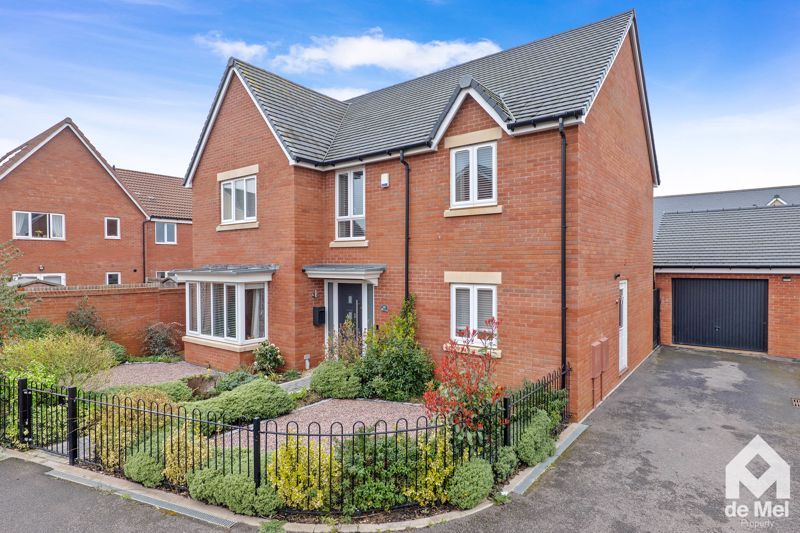 4 bed detached house for sale in Barleyfields Avenue, Cleeve, Cheltenham GL52, £565,000