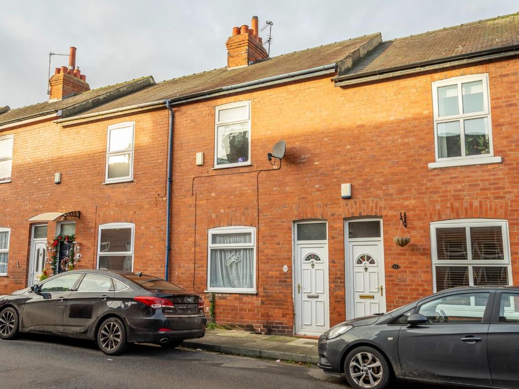 2 bed terraced house for sale in Barlow Street, York YO26, £