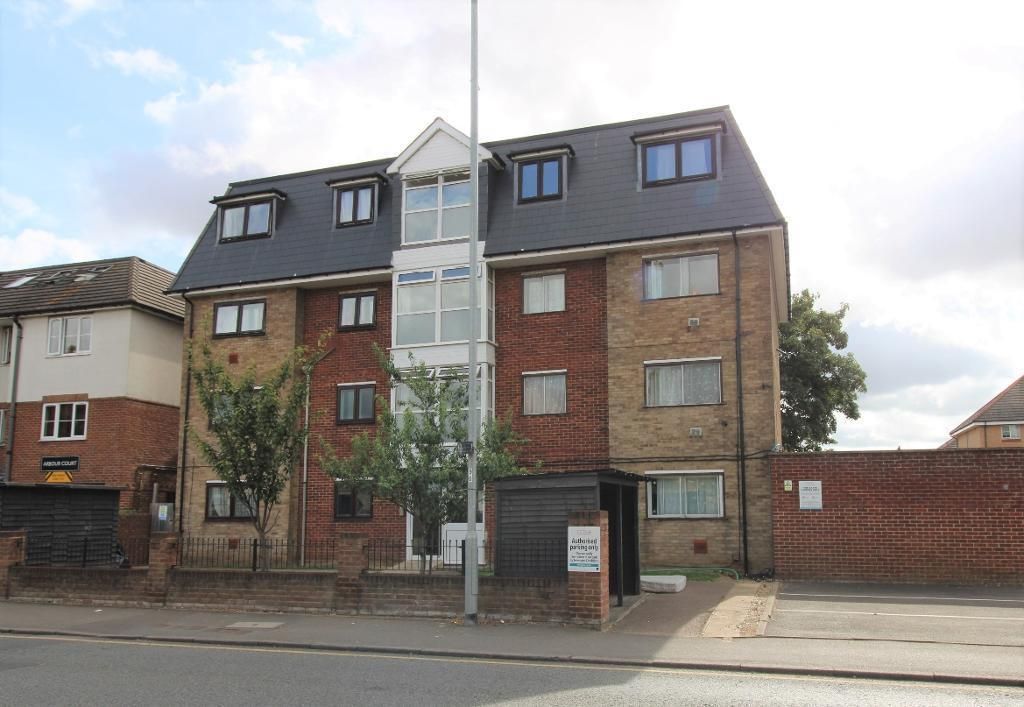 2 bed flat to rent in The Grays, High Street, Harlington, Middx UB3, £