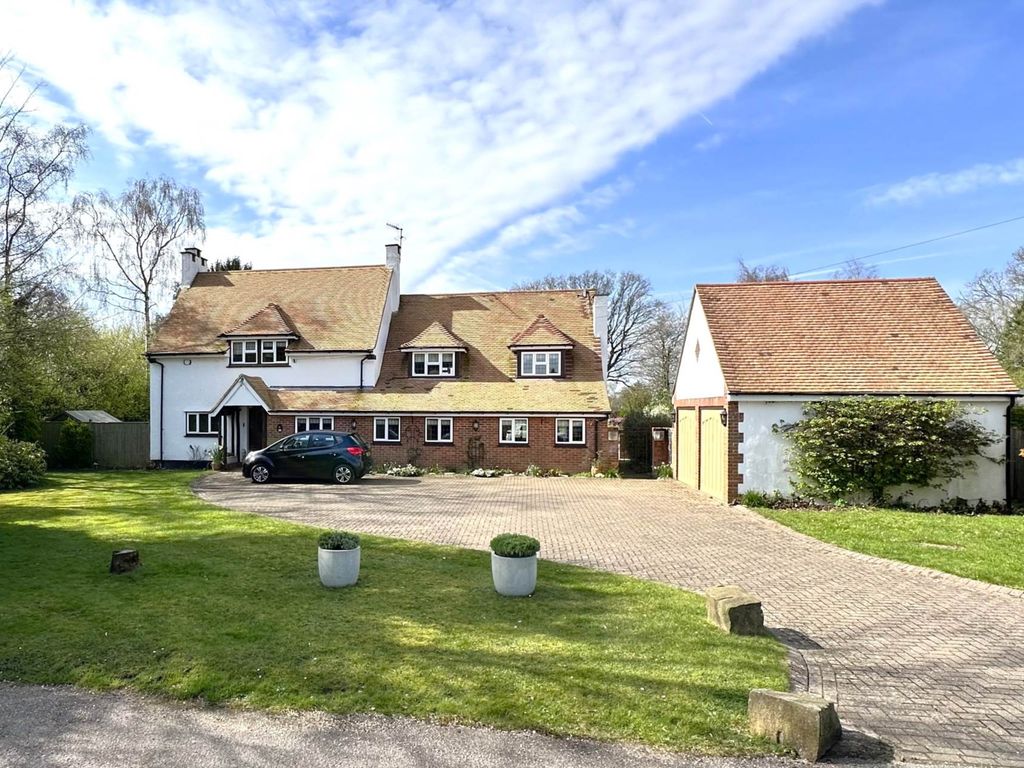 4 bed detached house for sale in Highcroft Road, Felden HP3, £1,425,000