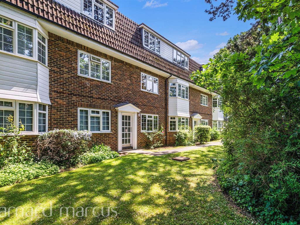 2 bed flat for sale in Alexandra Road, Epsom KT17 Zoopla