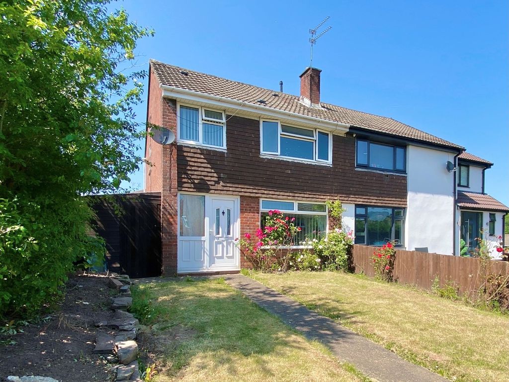 3 bed semidetached house for sale in Pilton Vale, Newport NP20, £