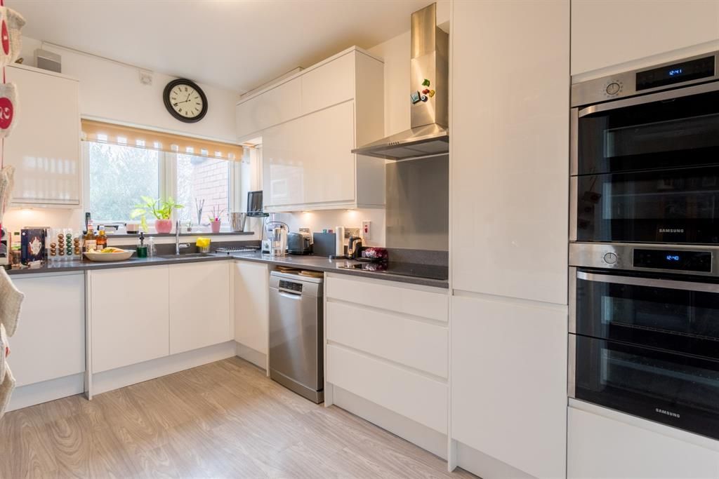 2 bed terraced house for sale in Broadway, Horsforth LS18 Zoopla
