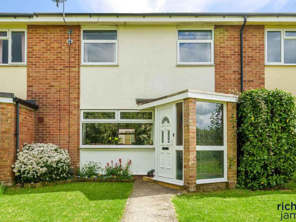 3 bed terraced house for sale in St Andrews Close, Wroughton, Wiltshire