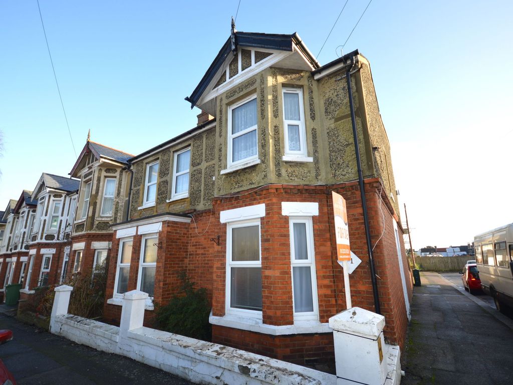 4 bed terraced house for sale in St. Road, Folkestone CT19, £
