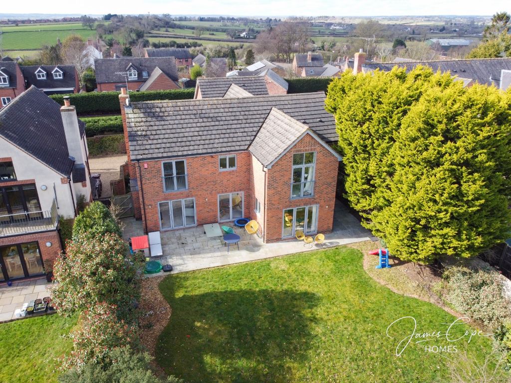 5 bed detached house for sale in Walnut Close, Burnaston, Derby