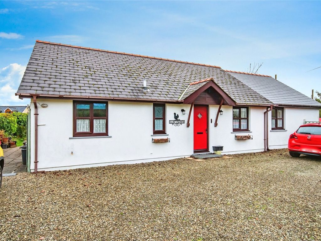 3 bed bungalow for sale in Penrhiwllan, Llandysul, Ceredigion SA44, £