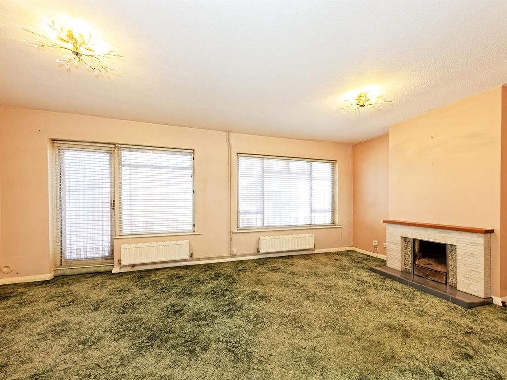 3 bed semidetached house for sale in Churchill Way, Faversham ME13