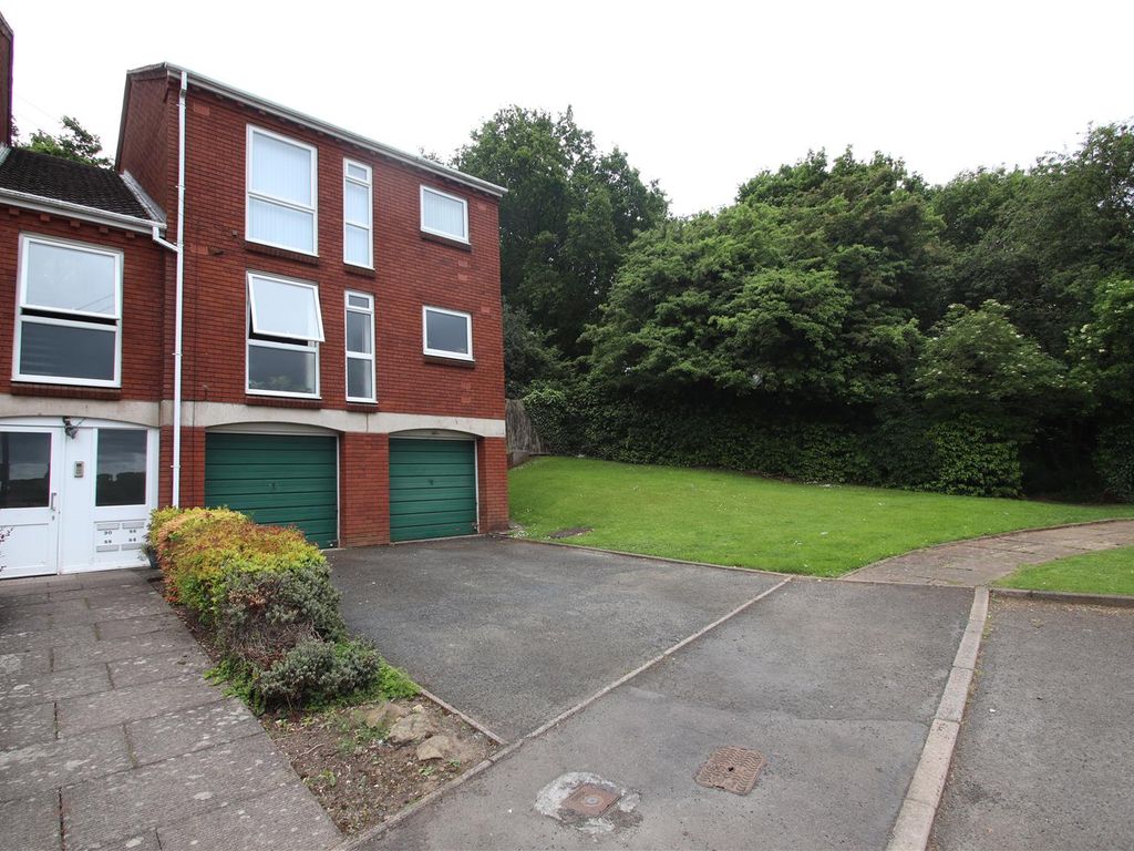 2 bed flat to rent in Princess Crescent, Halesowen B63 Zoopla