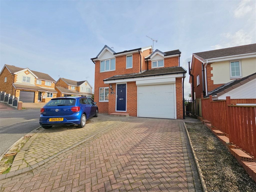 3 bed detached house for sale in Burtop Croft, Hemingfield, Barnsley