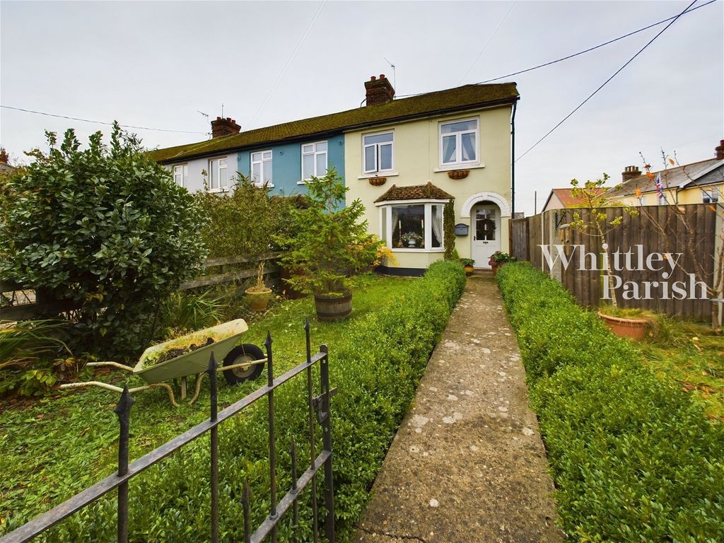 3 bed end terrace house for sale in Stanley Road, Roydon, Diss IP22, £