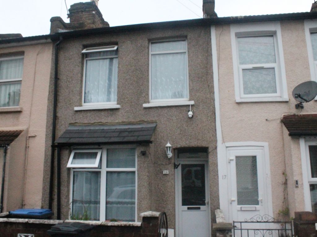 3 bed terraced house to rent in Cornwallis Road, London N9, £1,800 pcm