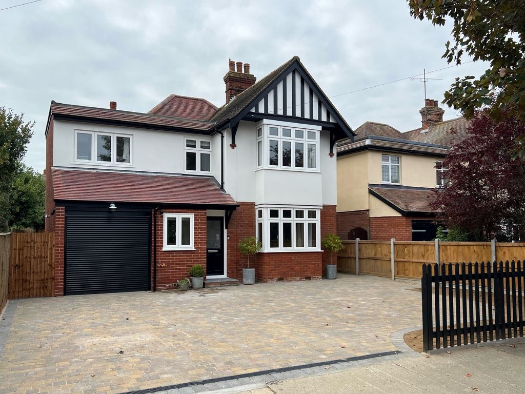 3 bed detached house for sale in Links Avenue, Felixstowe IP11 Zoopla