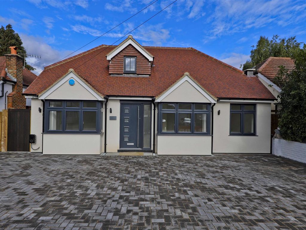5 bed detached house for sale in Parkfield Road, Ickenham UB10, £1,150,000 Zoopla