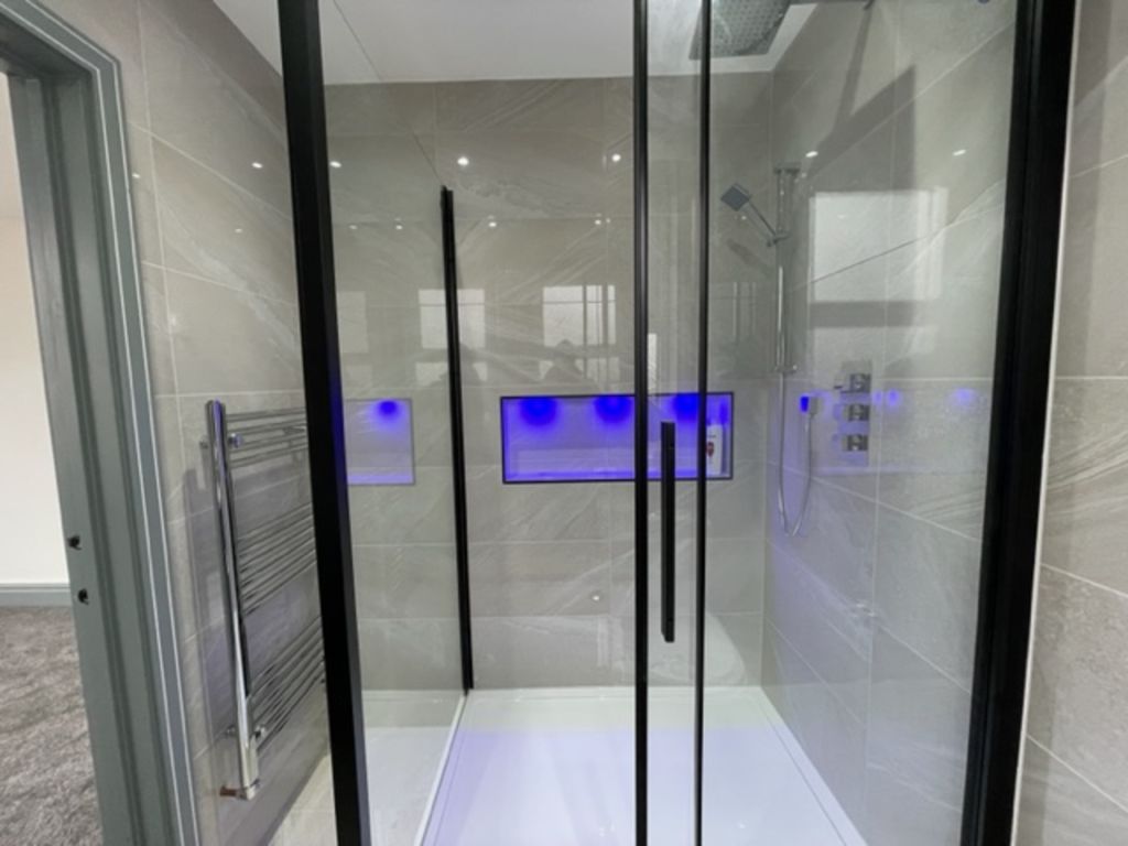 5 bed terraced house to rent in Colliers Water Lane, Thornton Heath