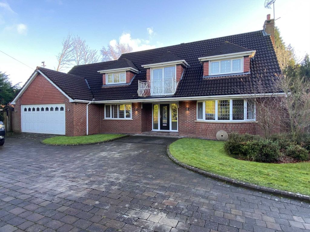 4 bed detached house for sale in 95 Chadderton Hall Road, Oldham OL9, £