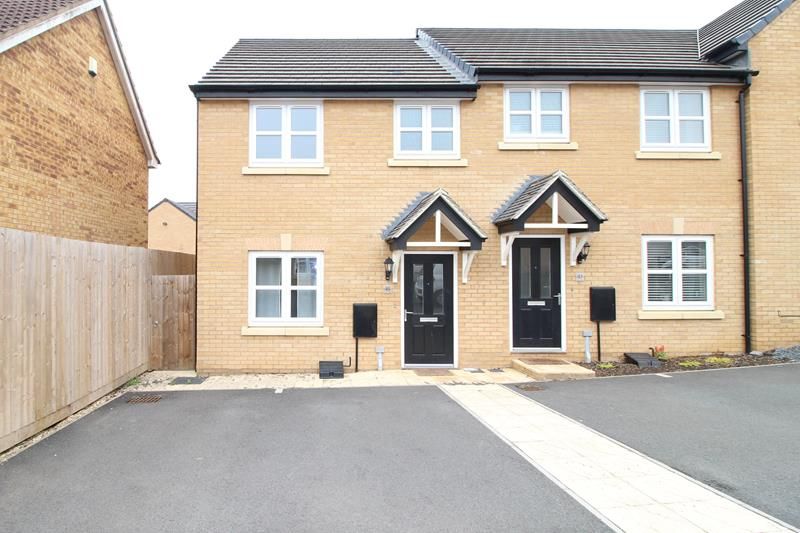 3 bed terraced house to rent in Gardenfield, Higham Ferrers NN10, £995