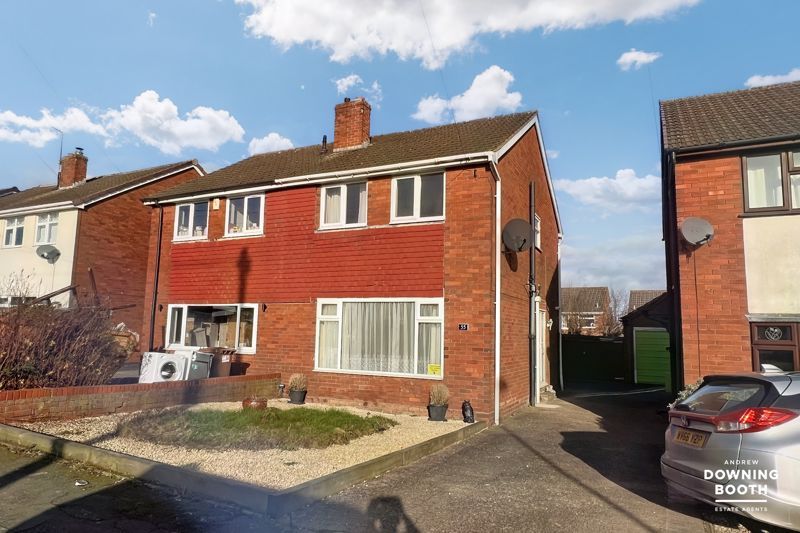 3 bed semidetached house for sale in Emmanuel Road, Chase Terrace