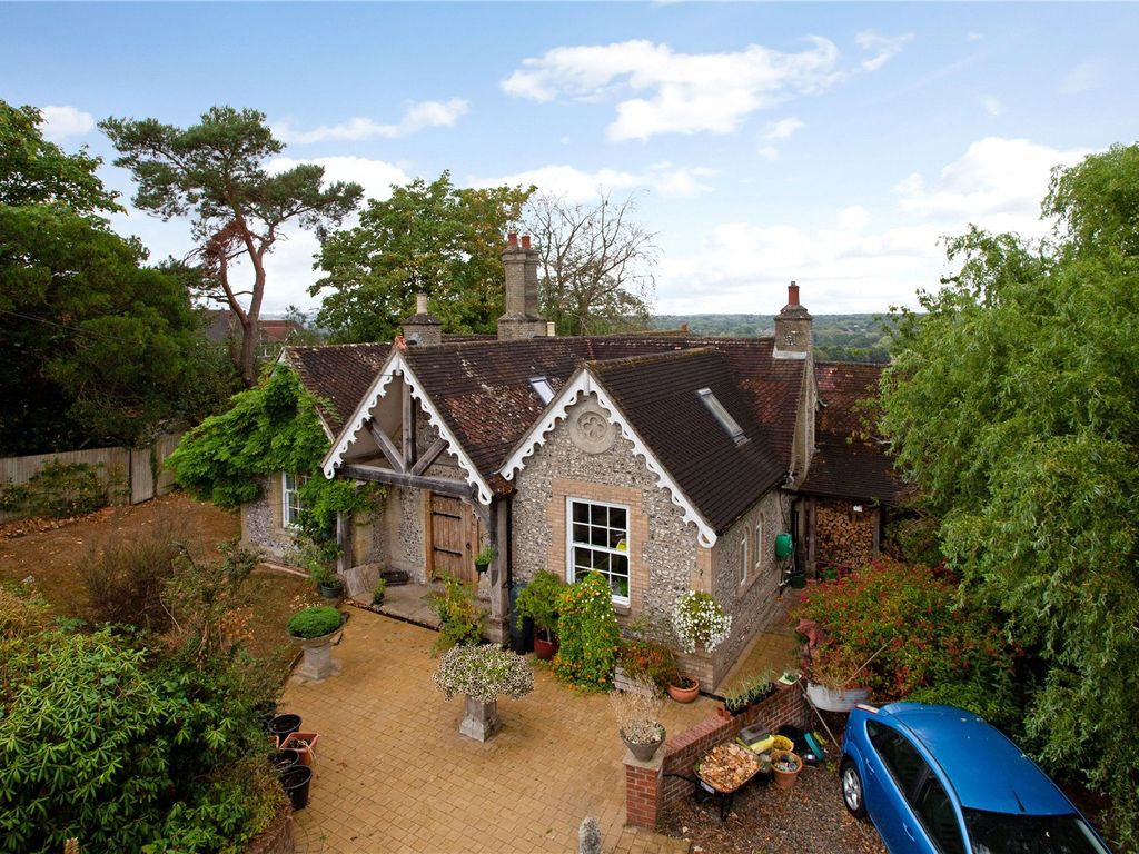 4 bed detached house for sale in Church Road, Hampshire SO50 Zoopla