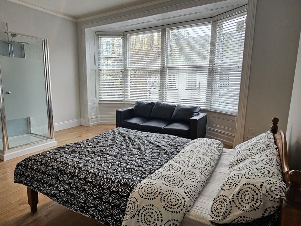 Room to rent in Queens Road, Aberystwyth SY23, £550 pcm Zoopla