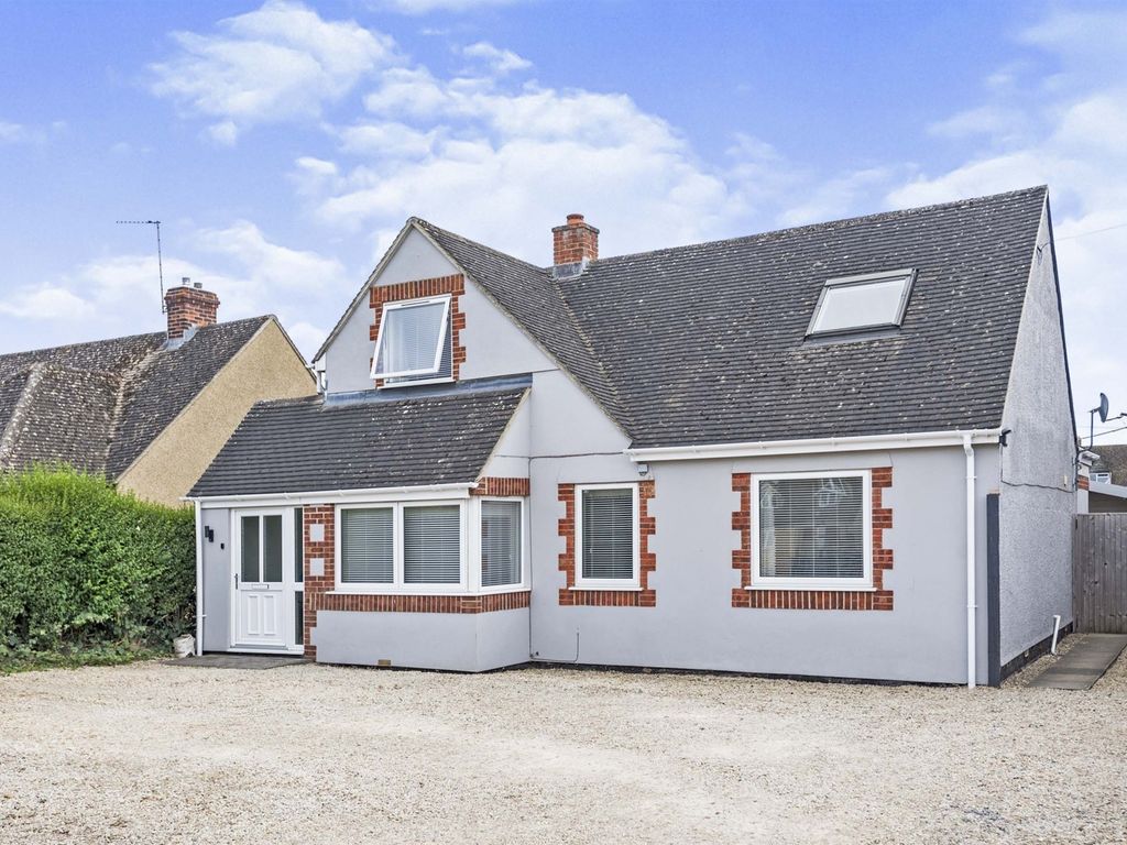 4 bed detached house for sale in Witney Road, Ducklington, Witney OX29