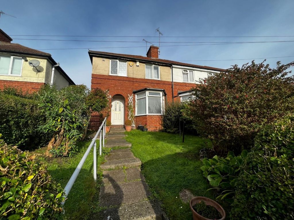 3 bed semidetached house to rent in War Lane, Birmingham B17, £1,250