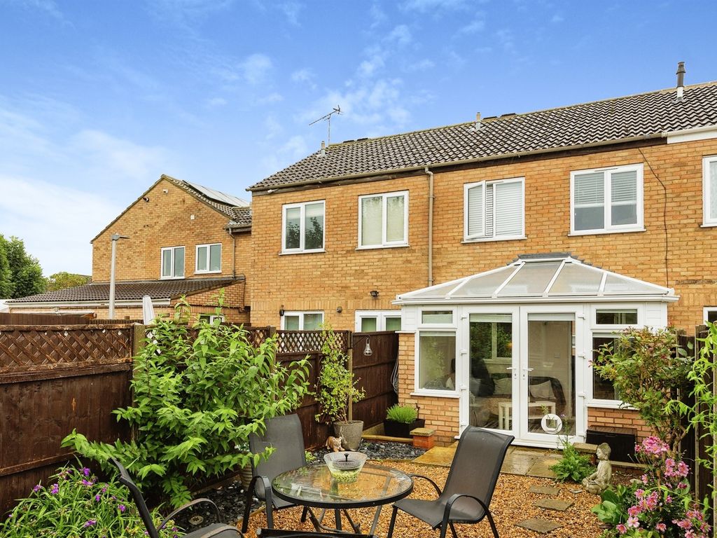 3 bed terraced house for sale in Almond Road, Leighton Buzzard LU7, £