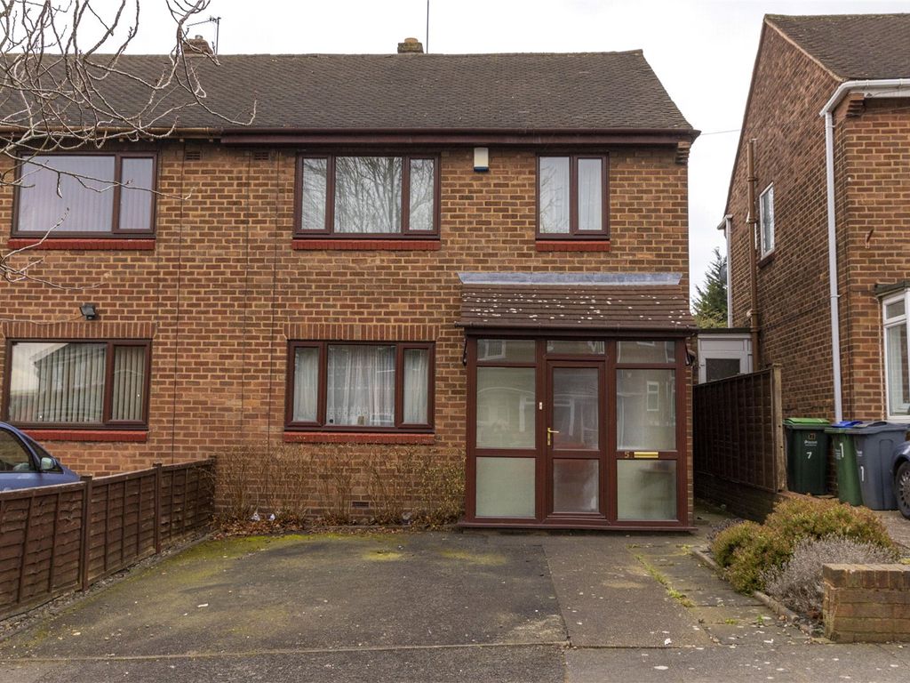 3 bed semidetached house for sale in Twydale Avenue, Tividale, Oldbury