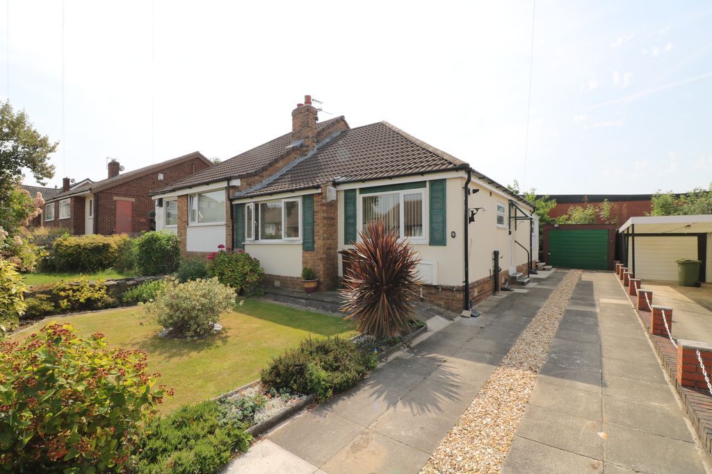 2 bed semidetached bungalow for sale in Woodlands Avenue, Gomersal
