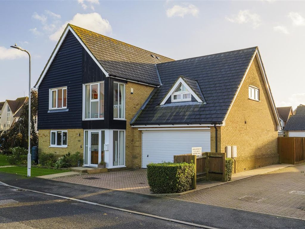 4 bed detached house for sale in Corbett Road, Hawkinge, Folkestone